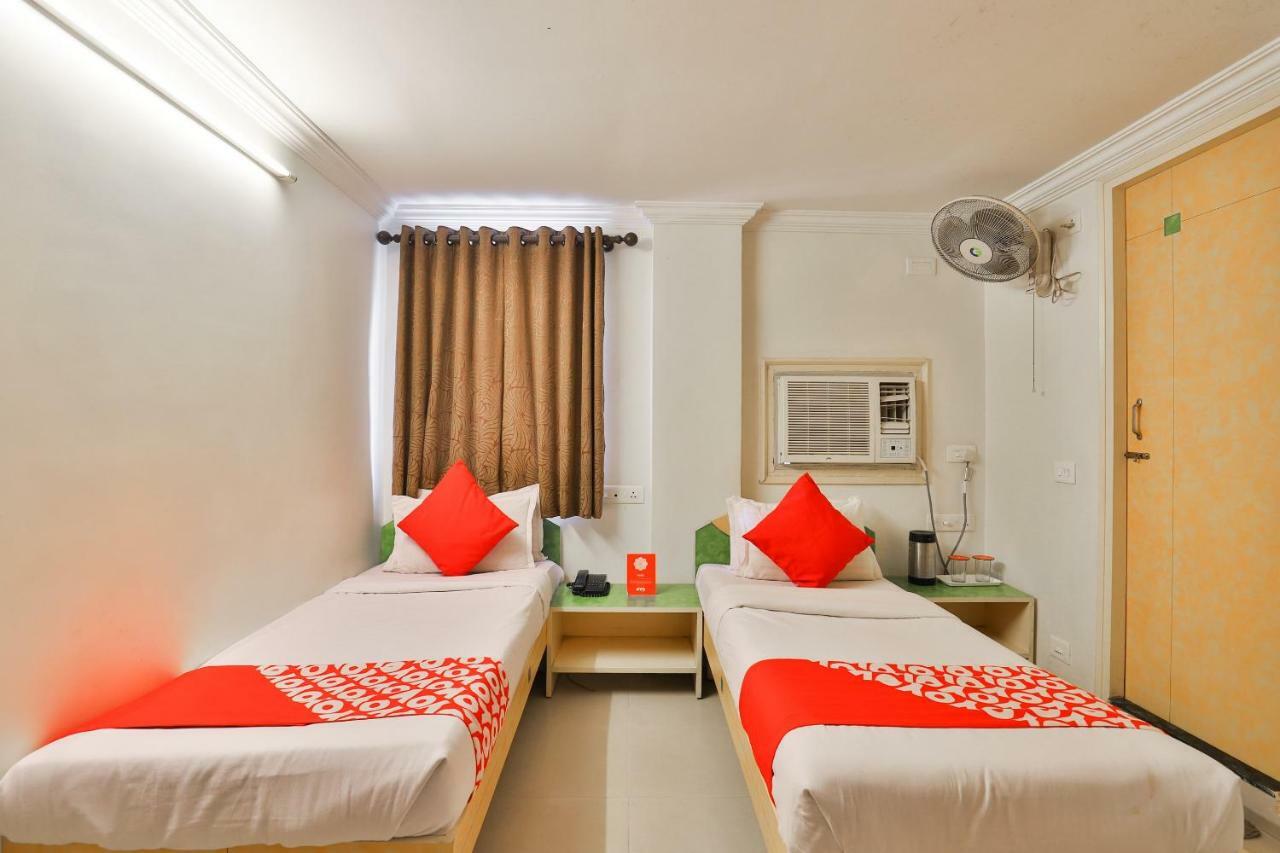 Oyo 10044 Hotel Dudawat Ahmedabad Extérieur photo