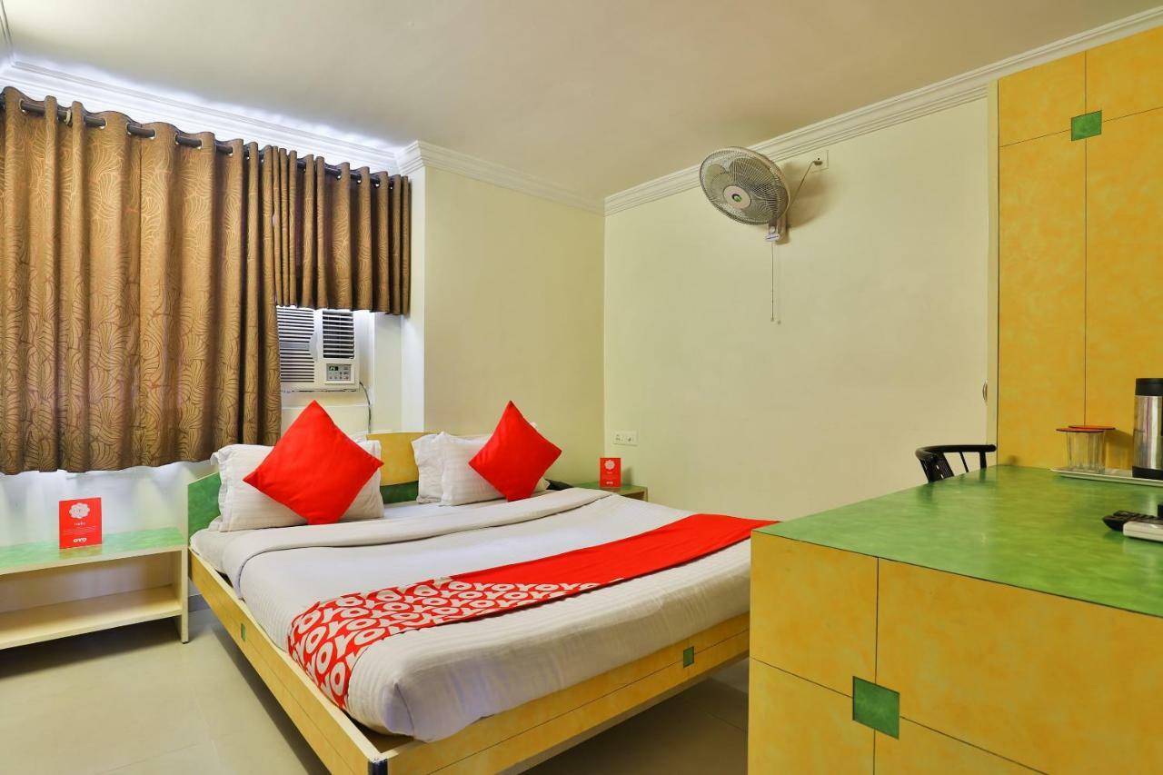 Oyo 10044 Hotel Dudawat Ahmedabad Extérieur photo